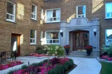 100 Oriole Parkway Unit# 108 Toronto C03 Ontario M5P 2G8