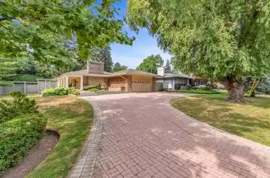 1123 Lakeshore Road Oakville Ontario L6J 1K9