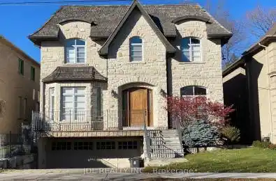 240 Mckee Avenue Toronto C14 Ontario M2N 4E1