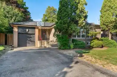 11 Artreeva Drive Toronto C06 Ontario M3H 4T6
