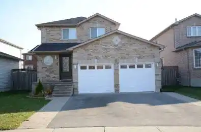 13 Benjamin Lane Barrie Ontario L4N 0S3