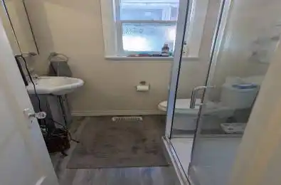 192 Roe Avenue Toronto C04 Ontario M5M 2J2