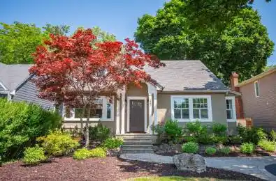 247 Allan Street Oakville Ontario L6J 3P2
