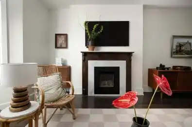 410 Roxton Road Toronto C01 Ontario M6G 3R2