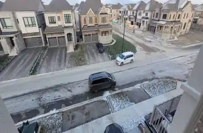 39 Montrose Boulevard Bradford West Gwillimbury Ontario L3Z 4P3