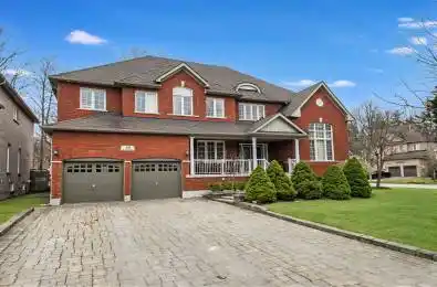 38 Camelot Square Barrie Ontario L4M 0C3