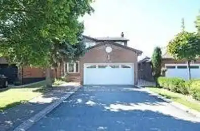1330 Sweetbirch Court Mississauga Ontario L5C 3R3
