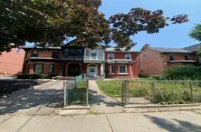 31 Beaconsfield Avenue Toronto C01 Ontario M6J 3J1