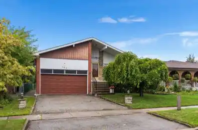 105 Bickerton Crescent Toronto C15 Ontario M2J 3T2
