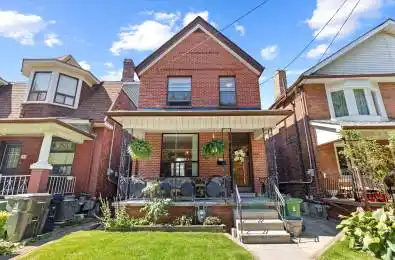 790 Manning Avenue Toronto C02 Ontario M6G 2W6