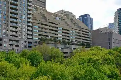 360 Bloor Street Unit# 607 Toronto C09 Ontario M4W 3M3