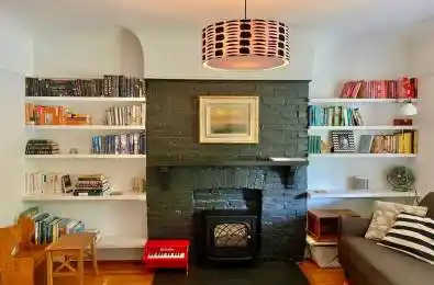 560 Crawford Street Toronto C01 Ontario M6G 3J8
