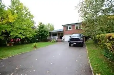 55 Waddington Crescent Toronto C15 Ontario M2J 2Z9