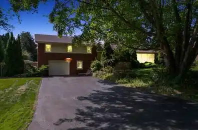 808 Falcon Boulevard Burlington Ontario L7T 3B3
