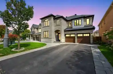 369 Dowson Loop Newmarket Ontario L3X 3G3