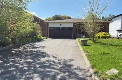 70 Hunt ( main floor ) Avenue Richmond Hill Ontario L4C 4G9