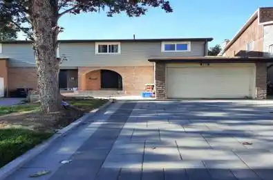 17 Valdor Drive Toronto E07 Ontario M1V 1L1