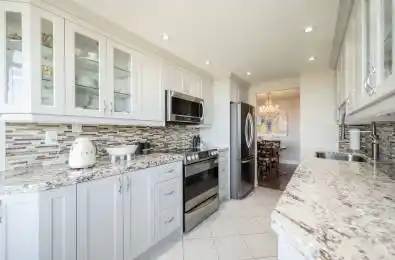 7460 Bathurst Street Unit# 1405 Vaughan Ontario L4J 7K9