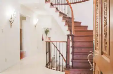 4 Neiltree Court Toronto W08 Ontario M9C 5C3
