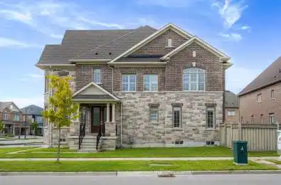 38 William Graham Drive Aurora Ontario L4G 0V7