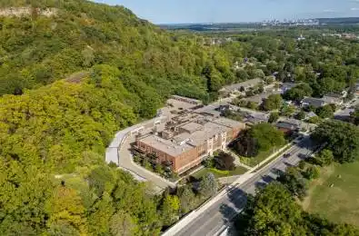 397 King Street Unit# 204 Hamilton Ontario L9H 1W9