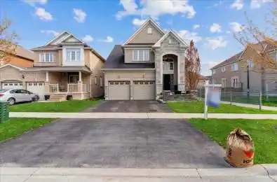 185 Glenabbey Drive Clarington Ontario L1E 0C4
