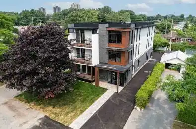 659 Donat Street Unit# 301 Vanier and Kingsview Park Ontario K1K 3L8