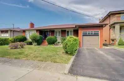 102 Hallsport Crescent Toronto W05 Ontario M3M 2K6