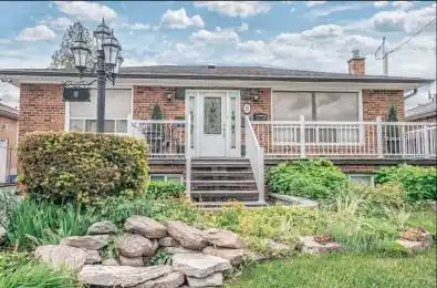 8 Mcculla Avenue Unit# Upper Level Brampton Ontario L6V 1L7