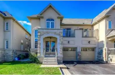 38 Beachville Circle Brampton Ontario L6X 0V3