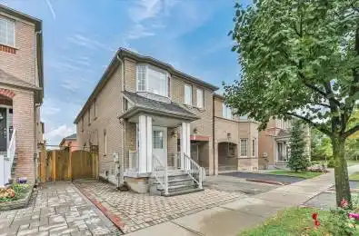 7 Via Cassia Drive Toronto W04 Ontario M6M 5K8