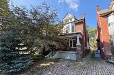 32 Cedarvale Avenue Toronto E02 Ontario M4C 4J4