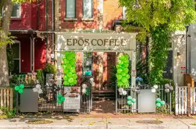 290 Gerrard Street Unit# 1 Toronto C08 Ontario M5A 2G4