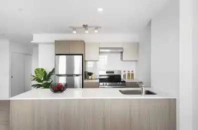 100 Manett Crescent Unit# 404 Brampton Ontario L6X 5R8