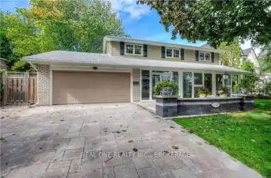 2043 Water's Edge Drive Oakville Ontario L6L 1A3