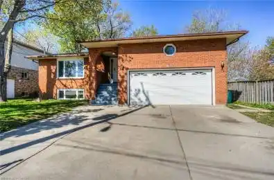 107 Pinnacle Drive Kitchener Ontario N2P 1B8