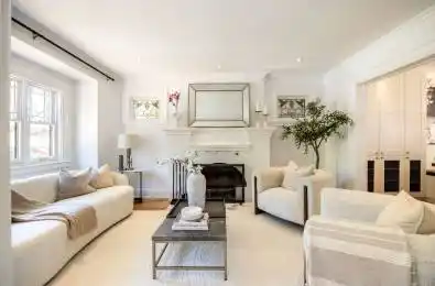 74 Willow Avenue Toronto E02 Ontario M4E 3K2