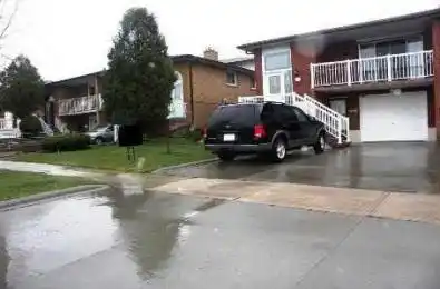 3948 Midhurst Lane Mississauga Ontario L4Z 1C7