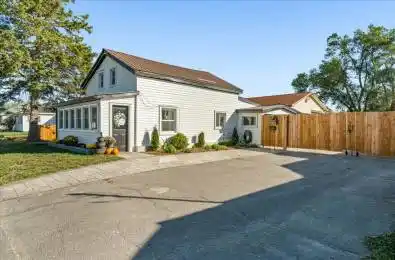 17 Centre Street Belleville Ontario K8N 4W4