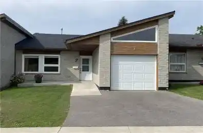 7 CARDINAL MINDSZENTY Boulevard Hamilton Ontario L9B 2M3