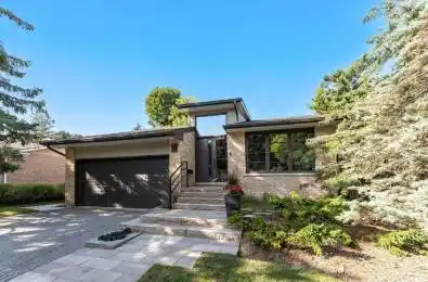 12 Glenview Drive Aurora Ontario L4G 2G8