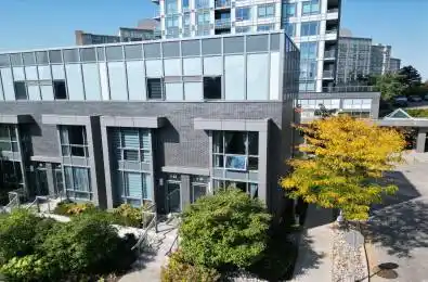 18 Graydon Hall Drive Unit# TH12 Toronto C13 Ontario M3A 0A4