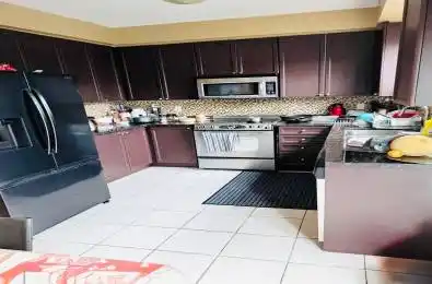 169 COOKE Crescent Milton Ontario L9T 6E5