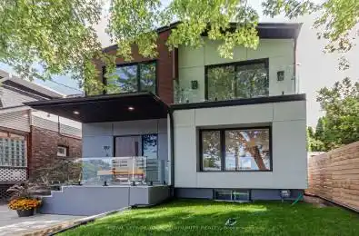 89 Gainsborough Road Toronto E02 Ontario M4L 3C3