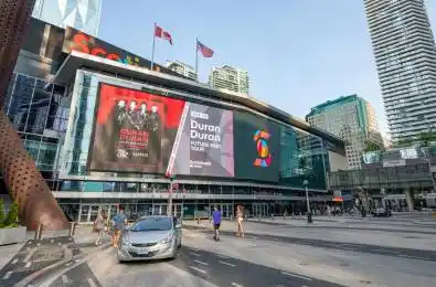 55 Bremner Boulevard Unit# 4003 Toronto C01 Ontario M5J 0A6