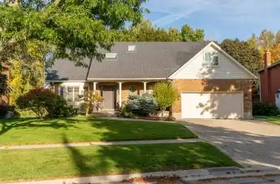 22 Roehampton Court Kitchener Ontario N2A 3L1