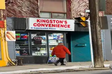 452 Kingston Road Toronto E02 Ontario M4L 1V3