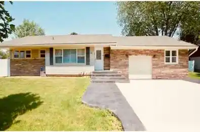 10 Draper Drive St. Catharines Ontario L2N 2Y5