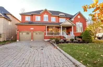38 Camelot Square Barrie Ontario L4M 0C3