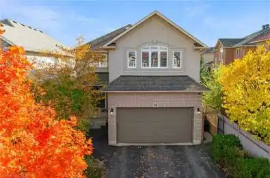 114 ARMOUR Crescent Hamilton Ontario L9K 1R9